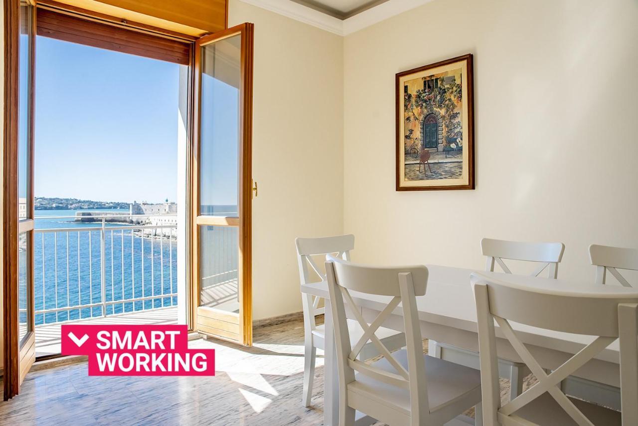 Ortigia Seafront Apartment By Wonderful Italy 시라쿠사 외부 사진