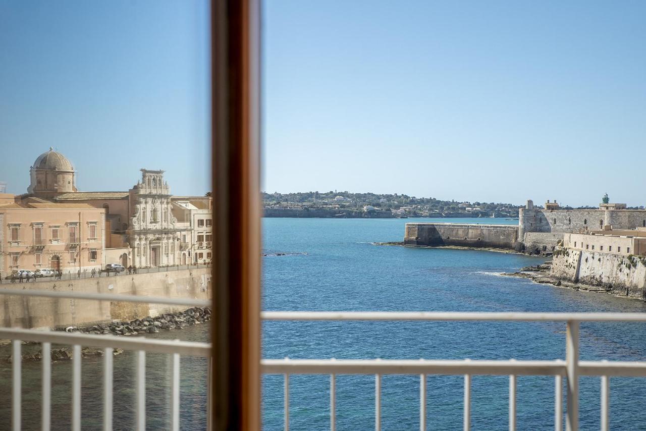 Ortigia Seafront Apartment By Wonderful Italy 시라쿠사 외부 사진