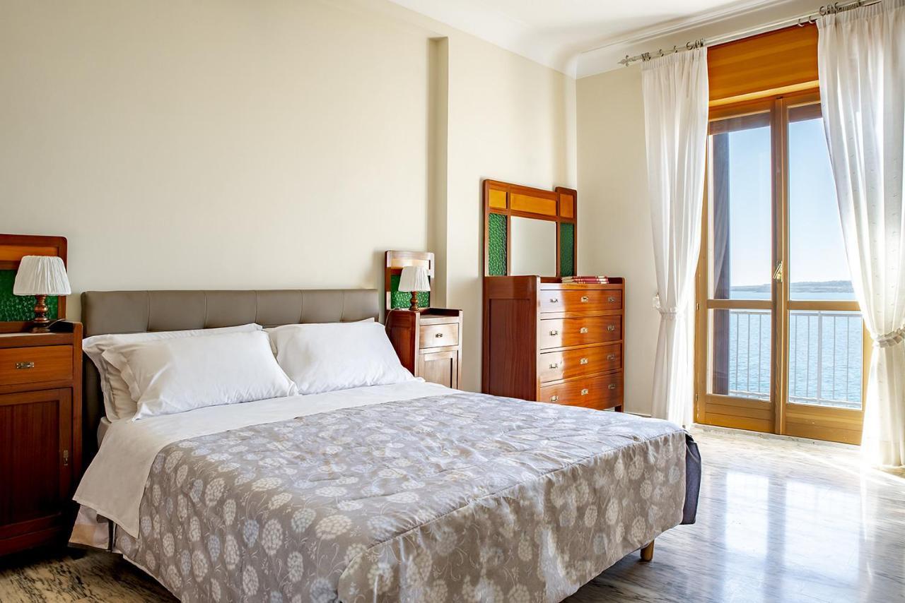Ortigia Seafront Apartment By Wonderful Italy 시라쿠사 외부 사진